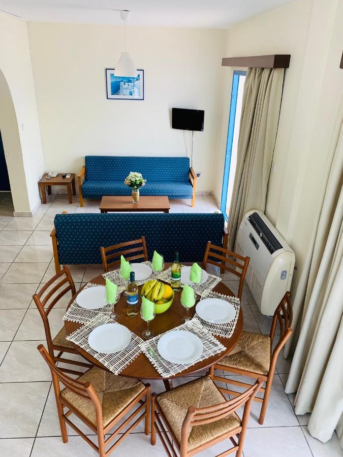 Kefalonitis Hotel Apartments Paphos Eksteriør bilde