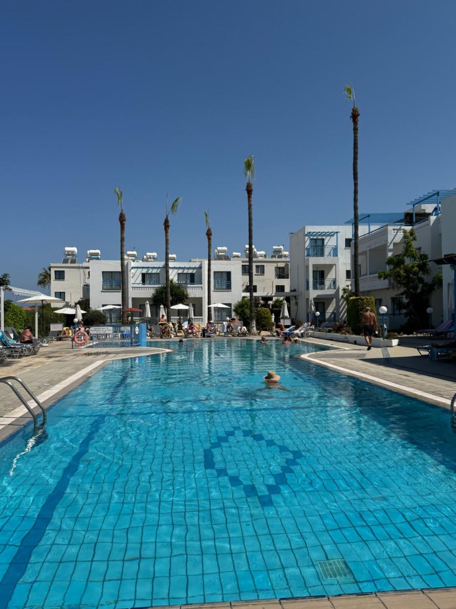 Kefalonitis Hotel Apartments Paphos Eksteriør bilde