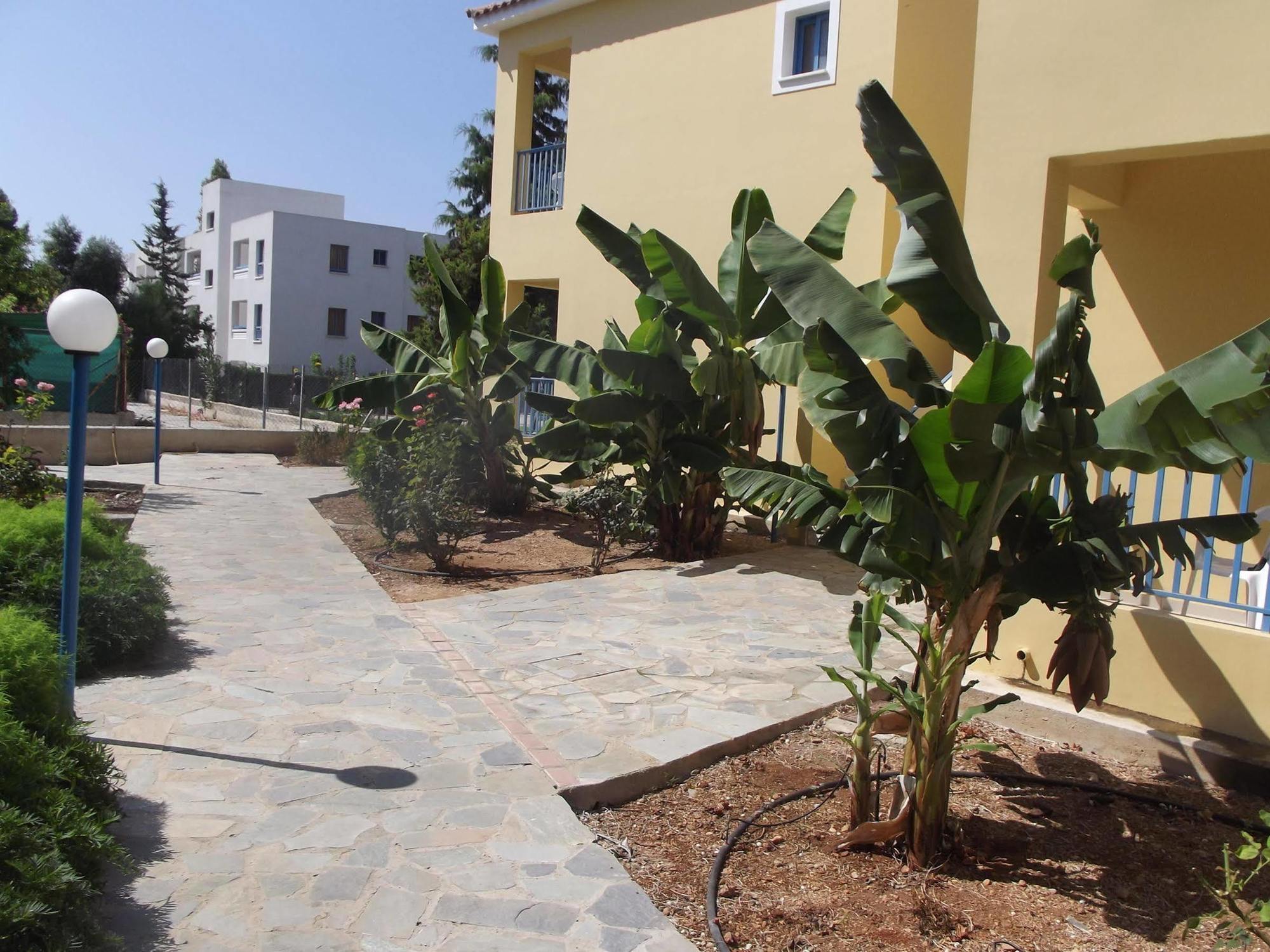 Kefalonitis Hotel Apartments Paphos Eksteriør bilde