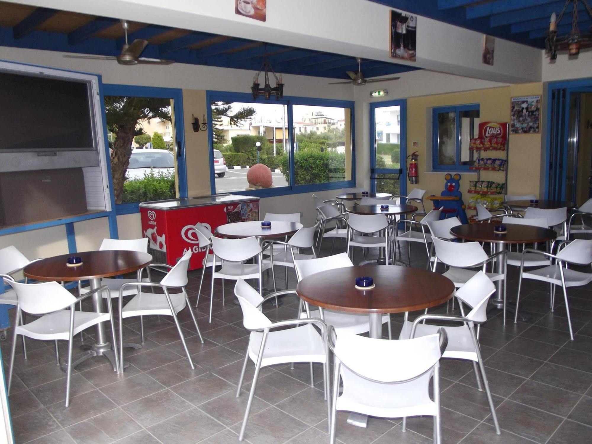 Kefalonitis Hotel Apartments Paphos Eksteriør bilde